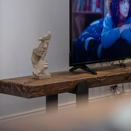 Skanderbeg Square Modern App - The Nest アパート ティラナ