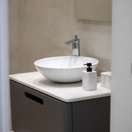 Skanderbeg Square Modern App - The Nest 아파트 티라나